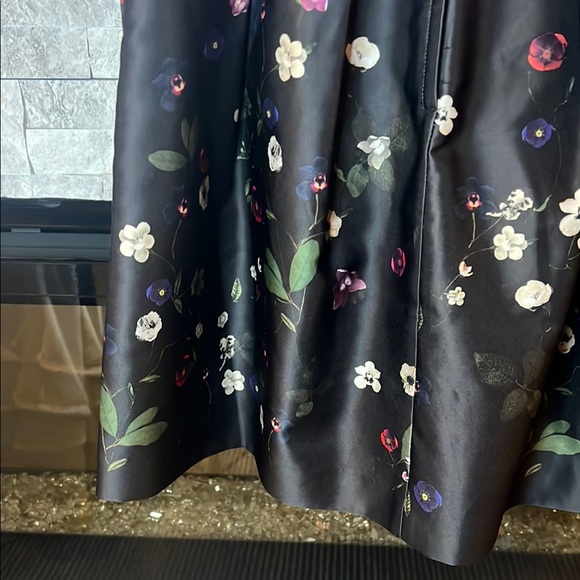 H&M Black A-Line Pleated Sateen Floral print skirt size 10 - Picture 16 of 16